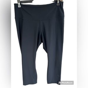 Nike Dr-Fit Workout/Running Leggings. Capris Length. Size-XXL.